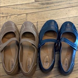 2 pairs I Heart Comfort flats with straps blue tan